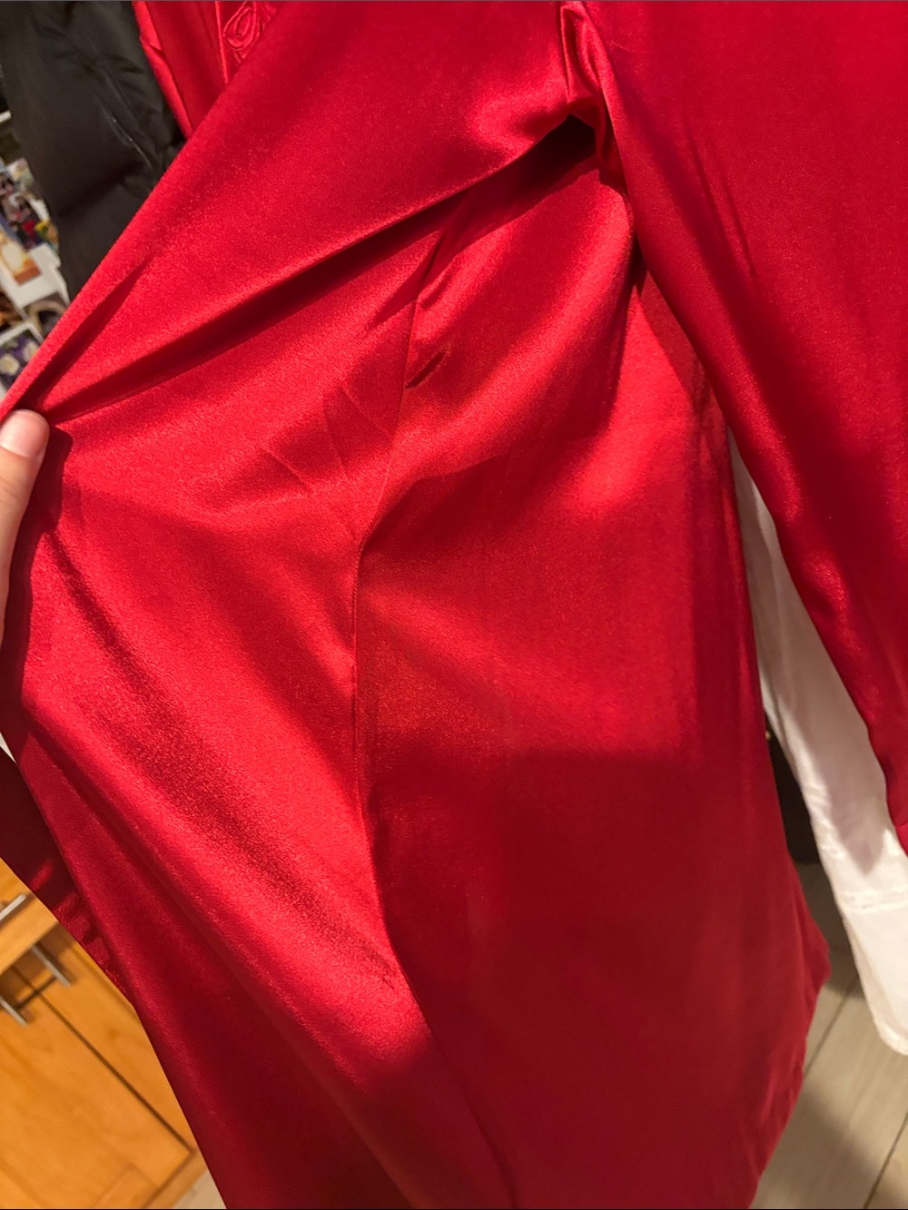 VINTAGE LINGERIE & Co Red Satin Women's Robe with Embroidered Detail and organza - Picture 7 of 9